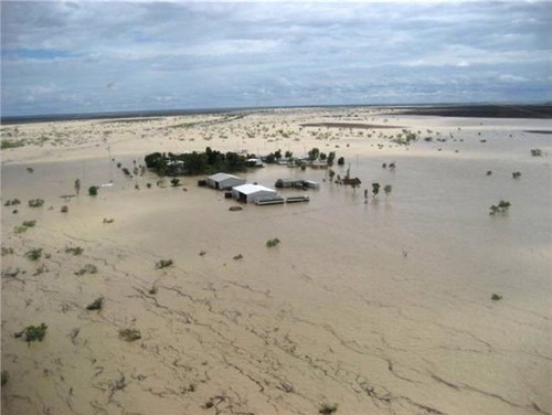 Lake Eyre will be the beneficiary of these Queensland floods © SW